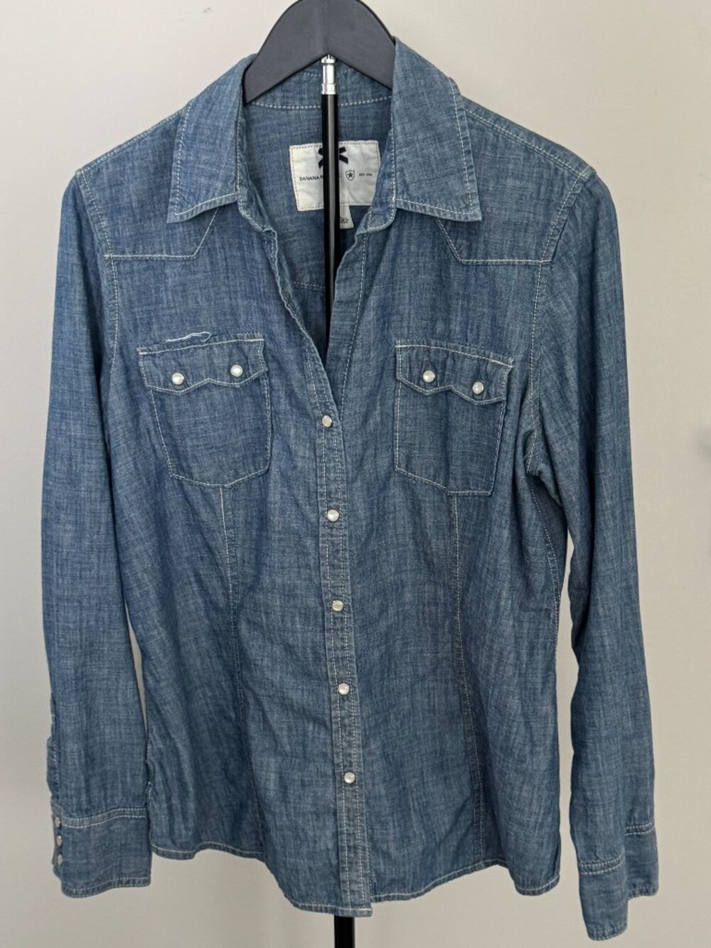 Banana Republic Mother of Pearls Cotton Denim Shirt Size Large